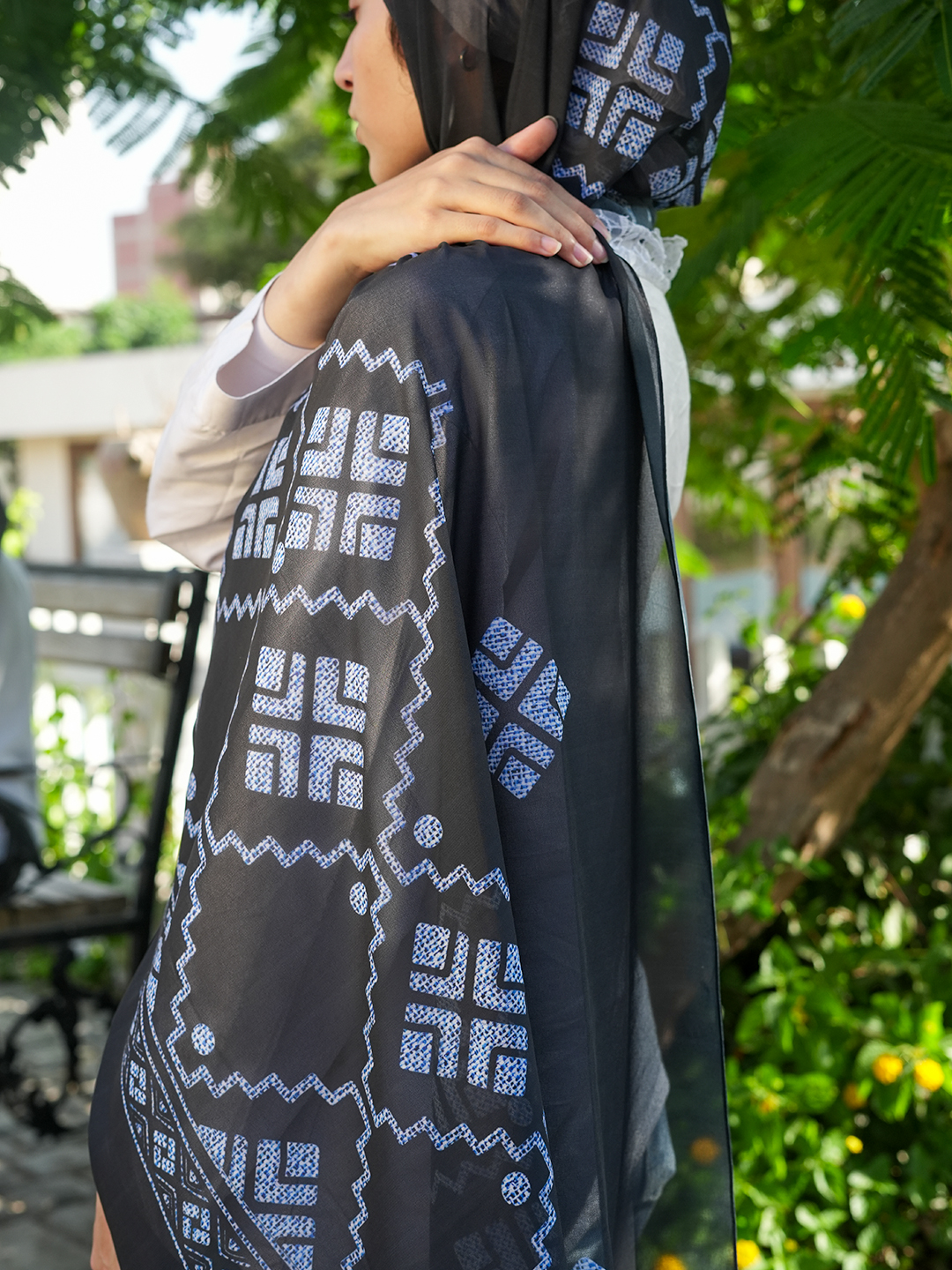 33 Miryana Denim Touch Scarf – Midnight Navy