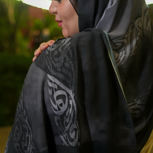 Mira Breeze Scarf – Charcoal Grey