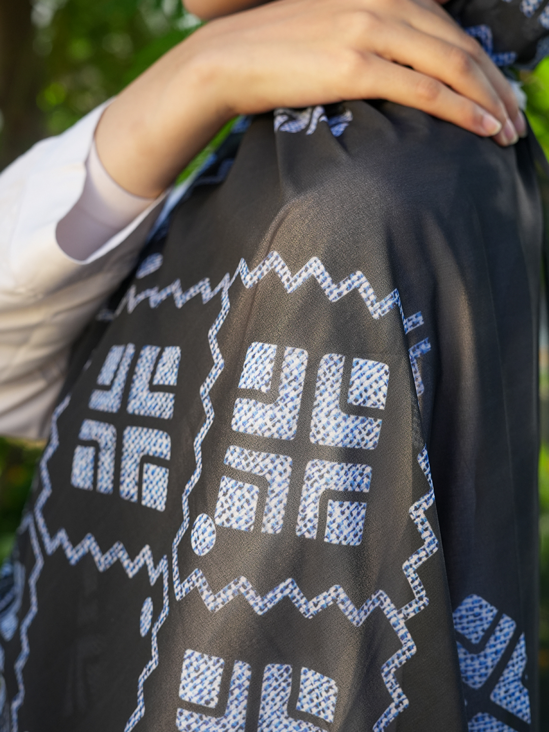 34 Miryana Denim Touch Scarf – Midnight Navy - Image 4