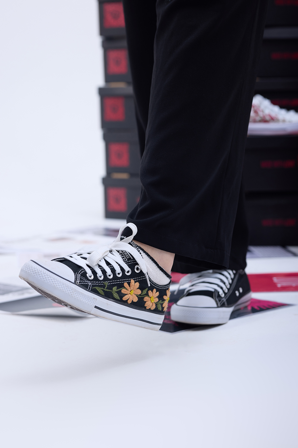 SG__4608 Mira Ember Petals – Black Soul - Image 3