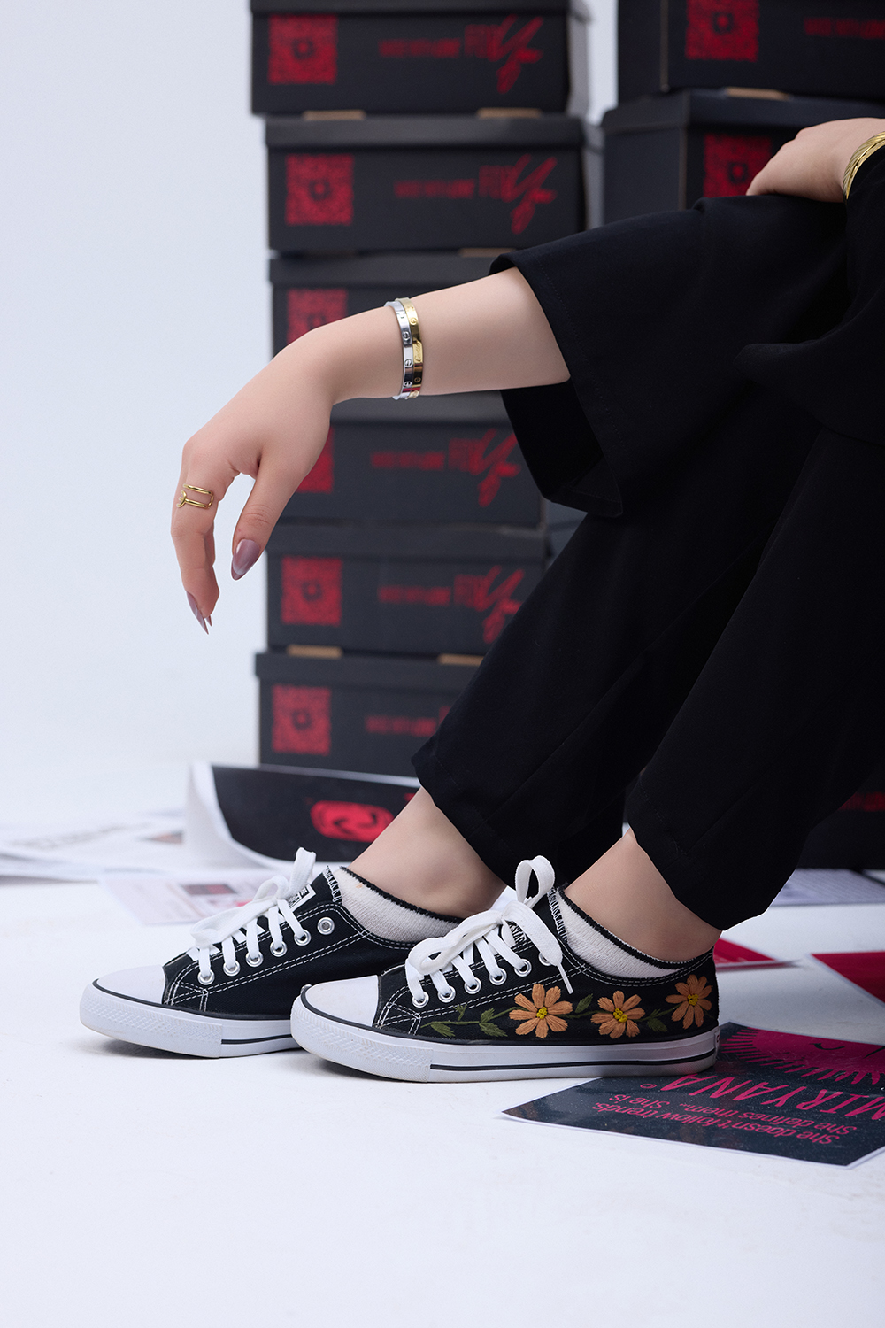 SG__4610 Mira Ember Petals – Black Soul - Image 4